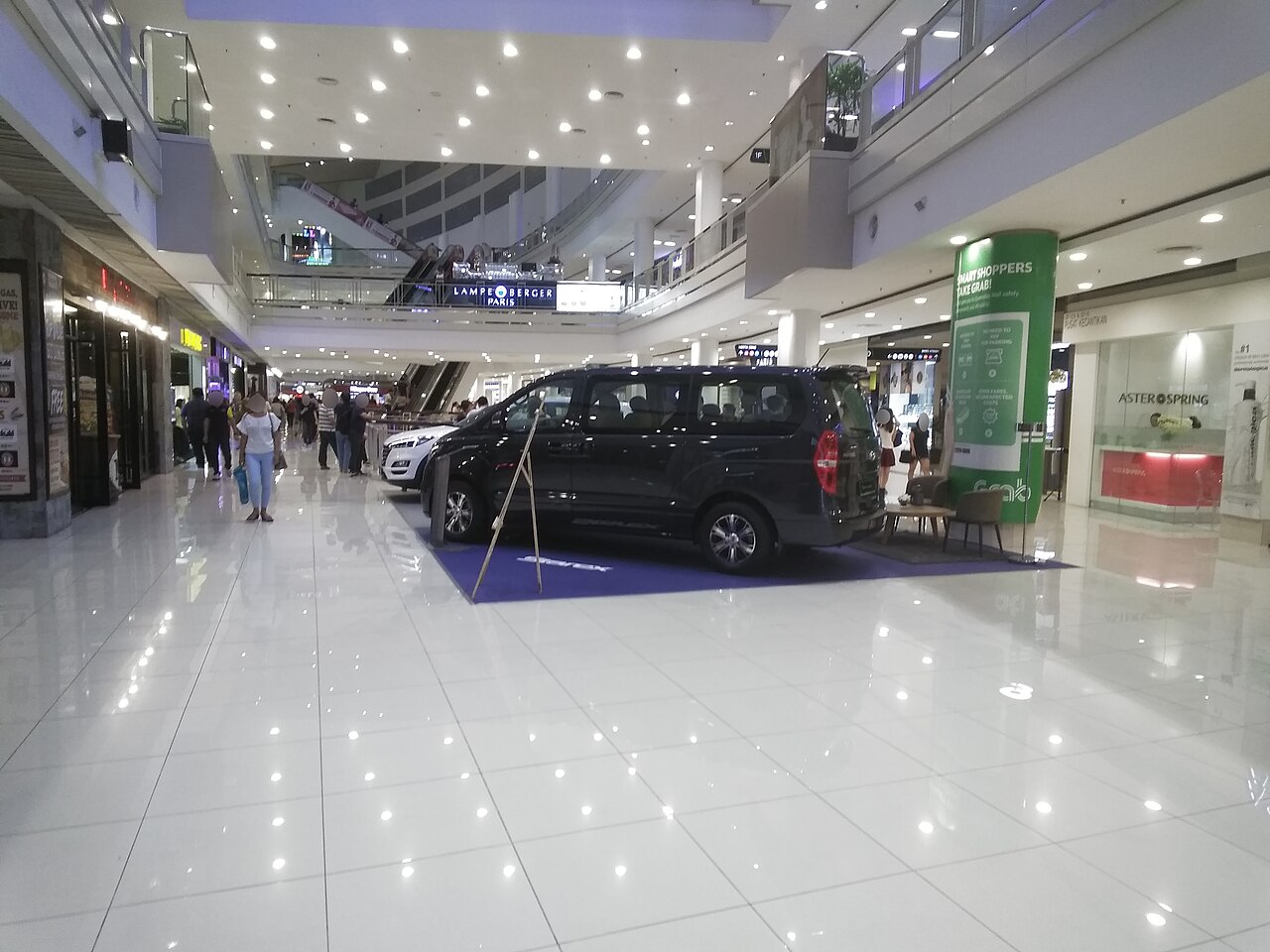 Large MPV reference for family and group travel planning